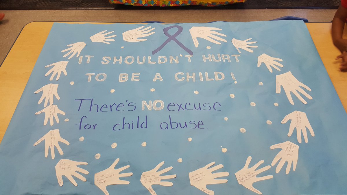 IvysSweetCakes's tweet photo. ...from my classroom for the Child Abuse Prevention Parade last week! https://t.co/REy0eccBH2