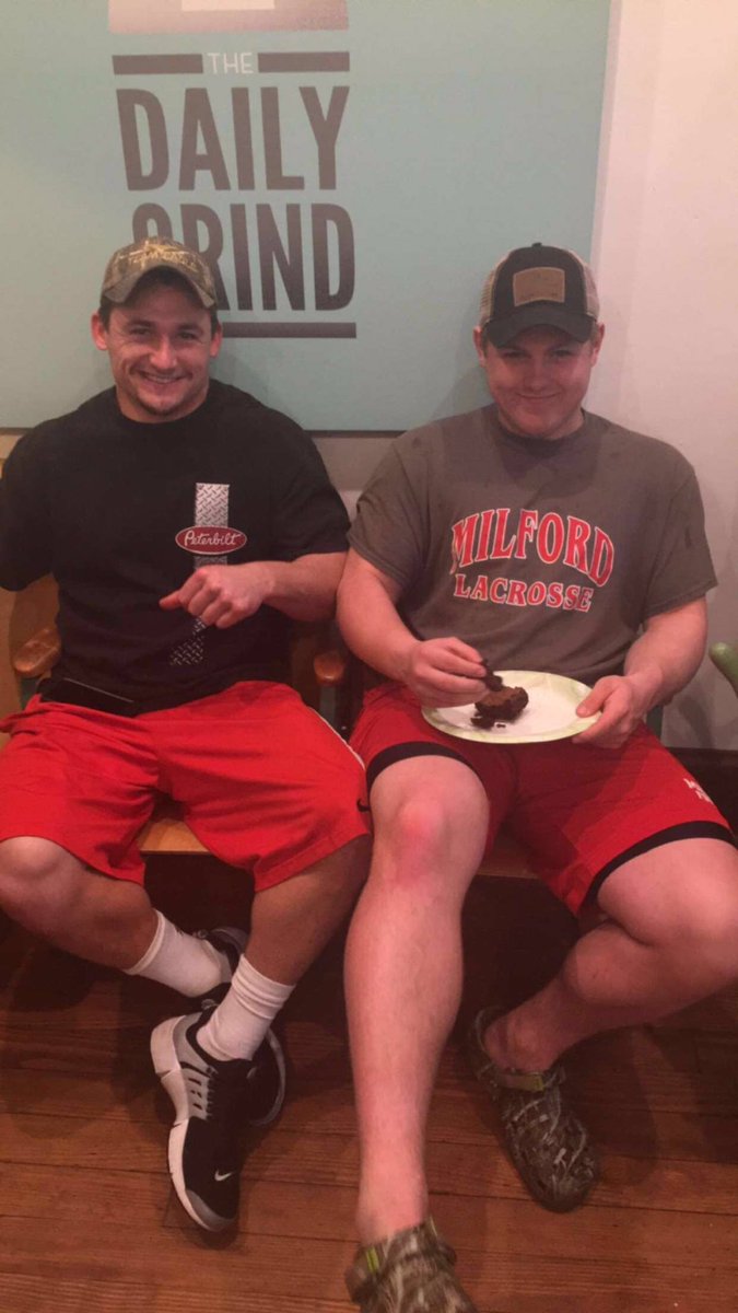 MaxwellBrewer's tweet photo. Happy birthday to my mulch loving best pal @jakefurd 🎈🎉🎈🎉 https://t.co/aBxWBrHvV7