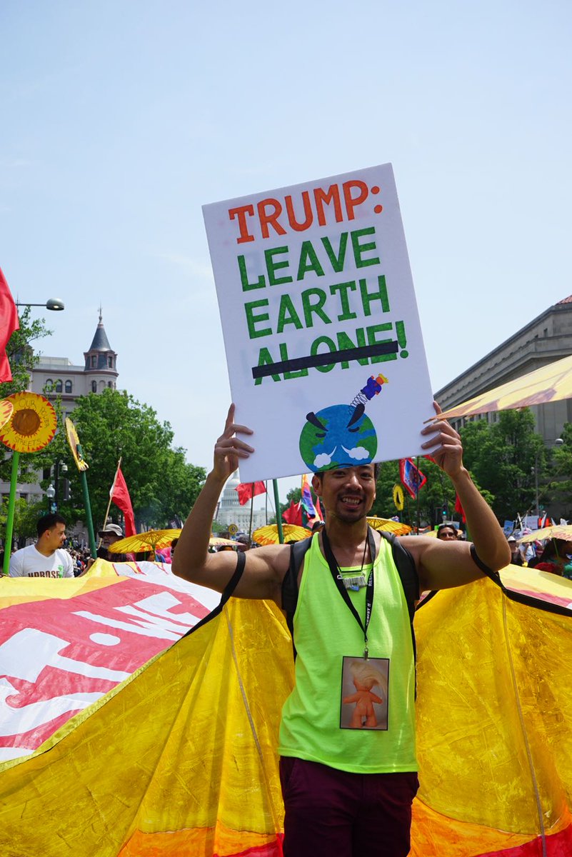 350's tweet photo. We are blown away by the strength and beauty of the resistance to Trump's climate denial. See for yourself in these DC #ClimateMarch photos: https://t.co/FR8yCivrRs