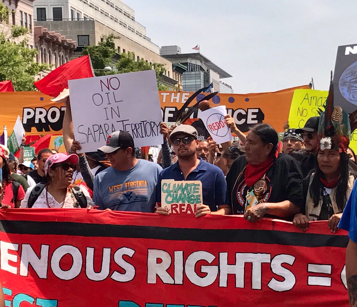 MikeHudema's tweet photo. .@LeoDiCaprio marching for #climate action and the rights of Indigenous Peoples at today's #climatemarch.
#NoKXL #DumpKM #IndigenousRising https://t.co/ukIDQDTRUY