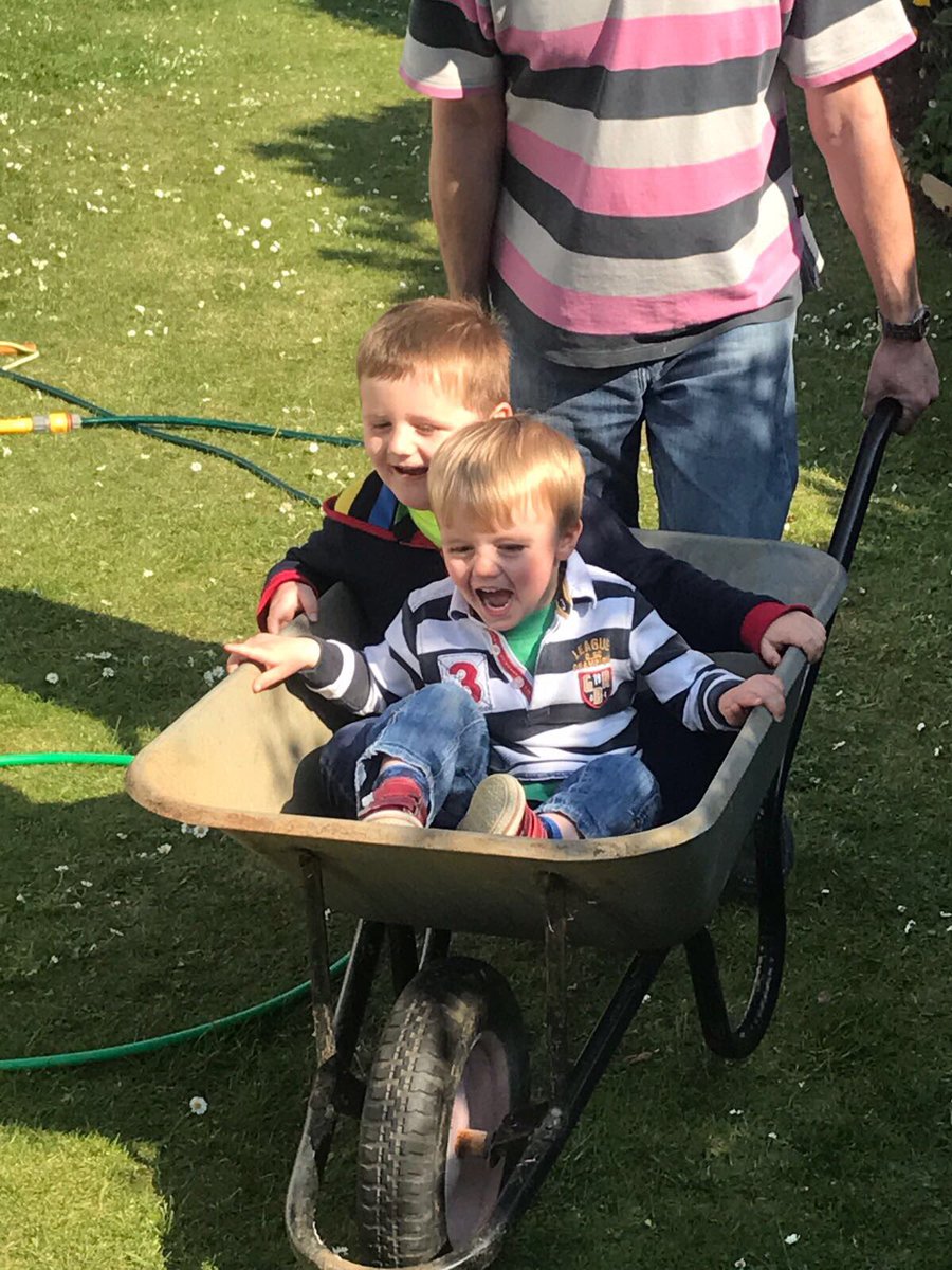 bourne4cake's tweet photo. Fun in the sun with papa #wheelbarrowfun https://t.co/WSjqlv5bta