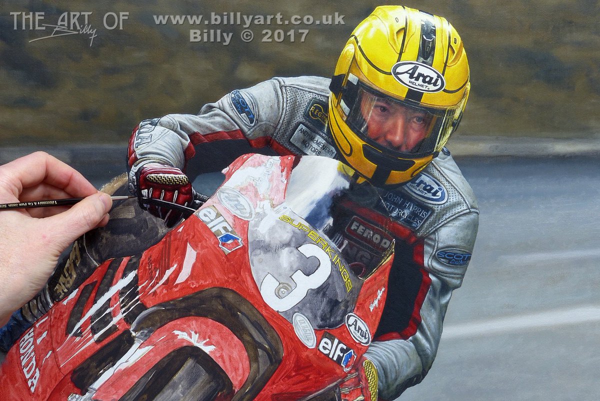 Billyartist's tweet photo. Right arm of #JoeyDunlop's Scott Leathers​ done now on my 2000 #IoMTT oil painting.  🖌️🎨🇮🇲🏁😀 https://t.co/ChVP89wUGO