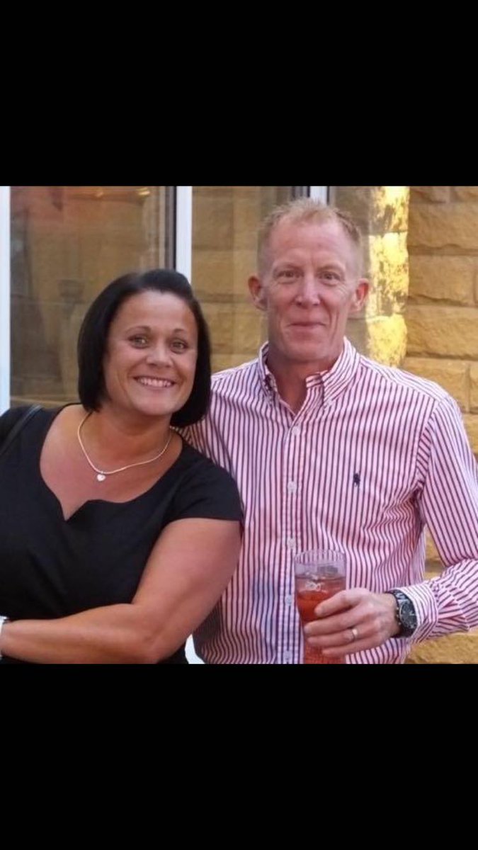 Joebillyburns's tweet photo. @Tyson_Fury can you go get your picture with this legend please.. she's sat across from you but darent ask lol.. https://t.co/WRTQWJKTMu