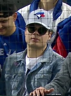 Auston Matthews with the incognito Canadian tuxedo look. I dig it.