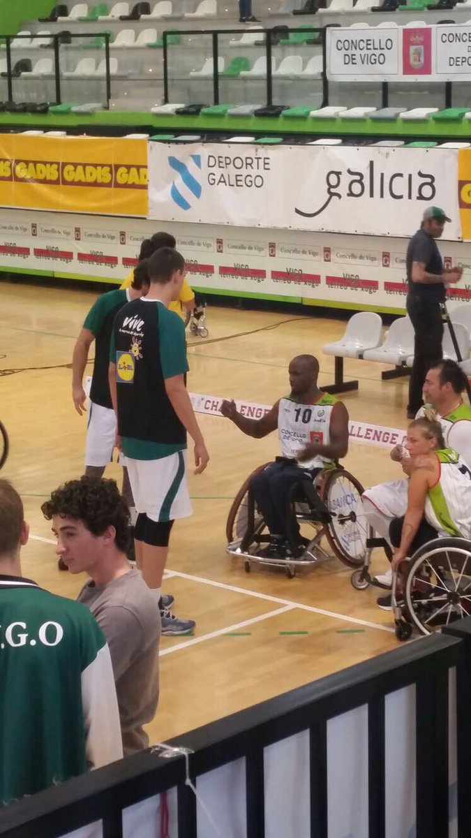 Enhorabuena al @CDAmfiv por su pase a la final 👏🏻👏🏻👏🏻 🏀🏀🏀🏀