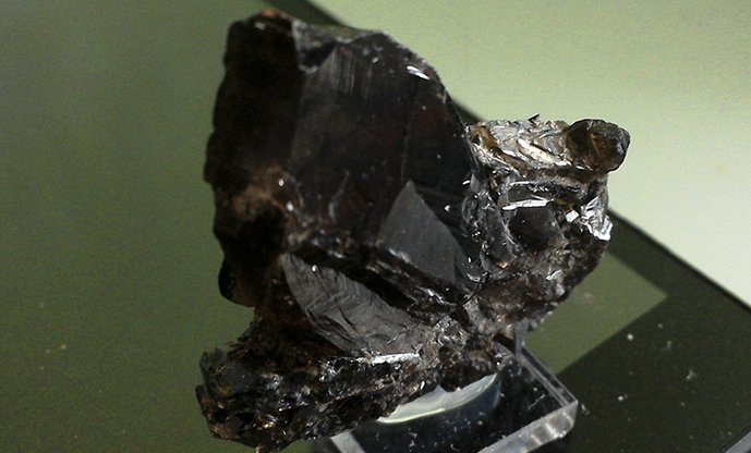 collectionofgem's tweet image. #Axinite from rudnik Nikolajevskij, #Dalnegorsk, Russia
buff.ly/2oJSwGy