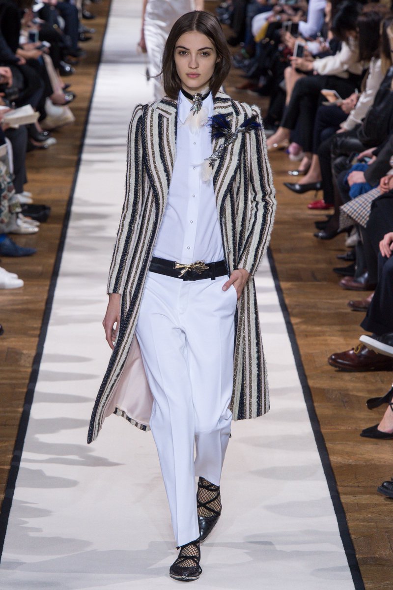 EStarProModels's tweet image. Lanvin Fall 2017 Ready-to-Wear collection by ... - estarproductions.com/lanvin-fall-20… #modeling #fashion #teen #bikini
EStarProductions.com