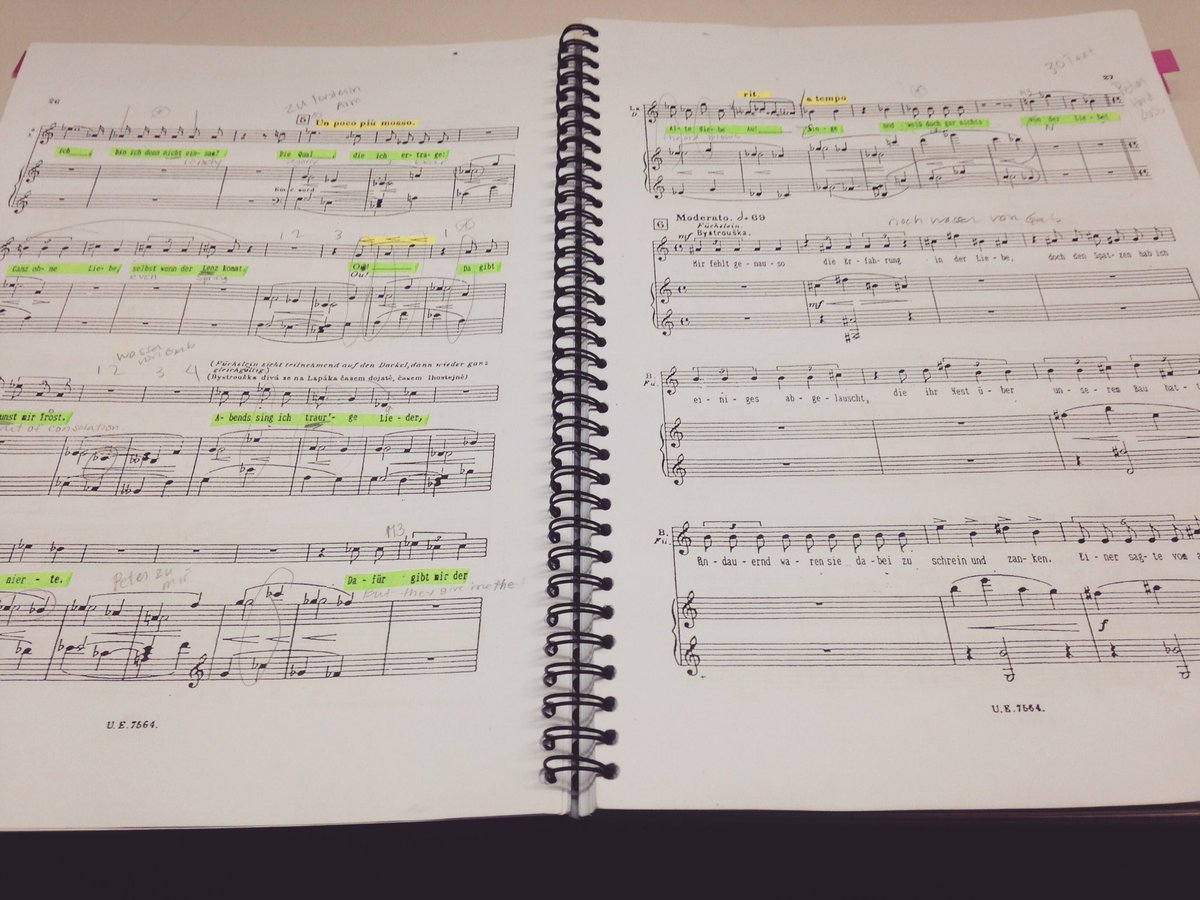 emilylorini's tweet image. Janáček does not sing itself, especially when the last performance was beginning of March. 😱🤓😁💪#dasschlauefüchslein #scorestudy