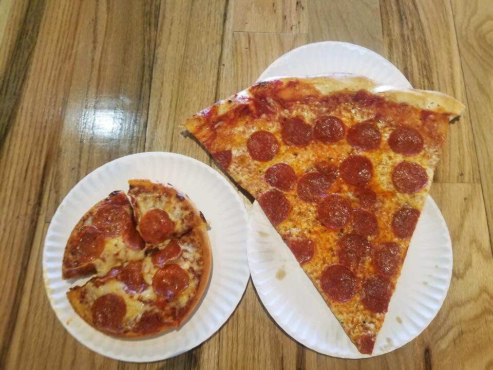 spinellispizza7's tweet image. We dont have &quot;personal pizzas&quot; We have something WAY BETTER, GIANT, AWESOME SLICES! Have a look for yourself. 🍕🍕🍕 #spinellispizzeria #pizza