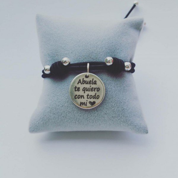 ParreoRoman's tweet photo. Pulsera Abuela Te quiero con todo mi corazón  Bañada En plata https://t.co/lFqztlVkPv https://t.co/2OaEzHKKQv