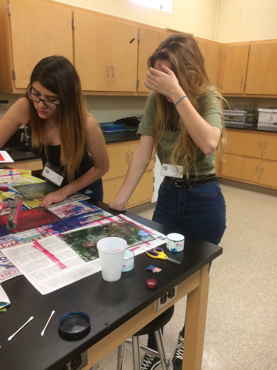 artwithalmeida's tweet photo. Feeling inspired at #statevase2017 @LakeDallasHigh @LakeDallasISD https://t.co/GaPSkWwath
