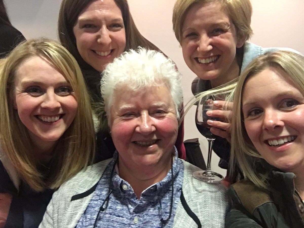 Kelly_Moonlight's tweet photo. @valmcdermid cheers for the selfie #bookclubontour #weloveval  @SharontoF @ErinGerrard1 @Disnae_Doodle https://t.co/KKUM4pnLYW