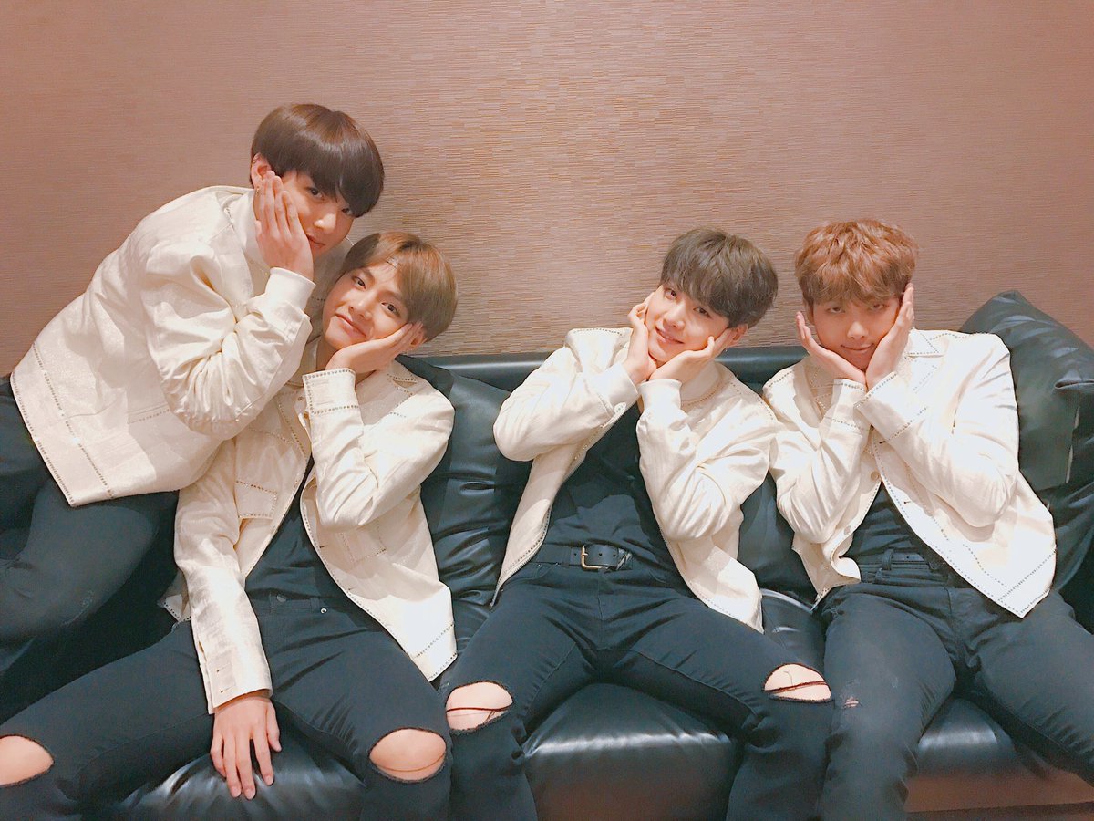 Bts jimin 2020. Мене бтс. Мене бтс. Бантан бтс. Bts 2013 год дебют.