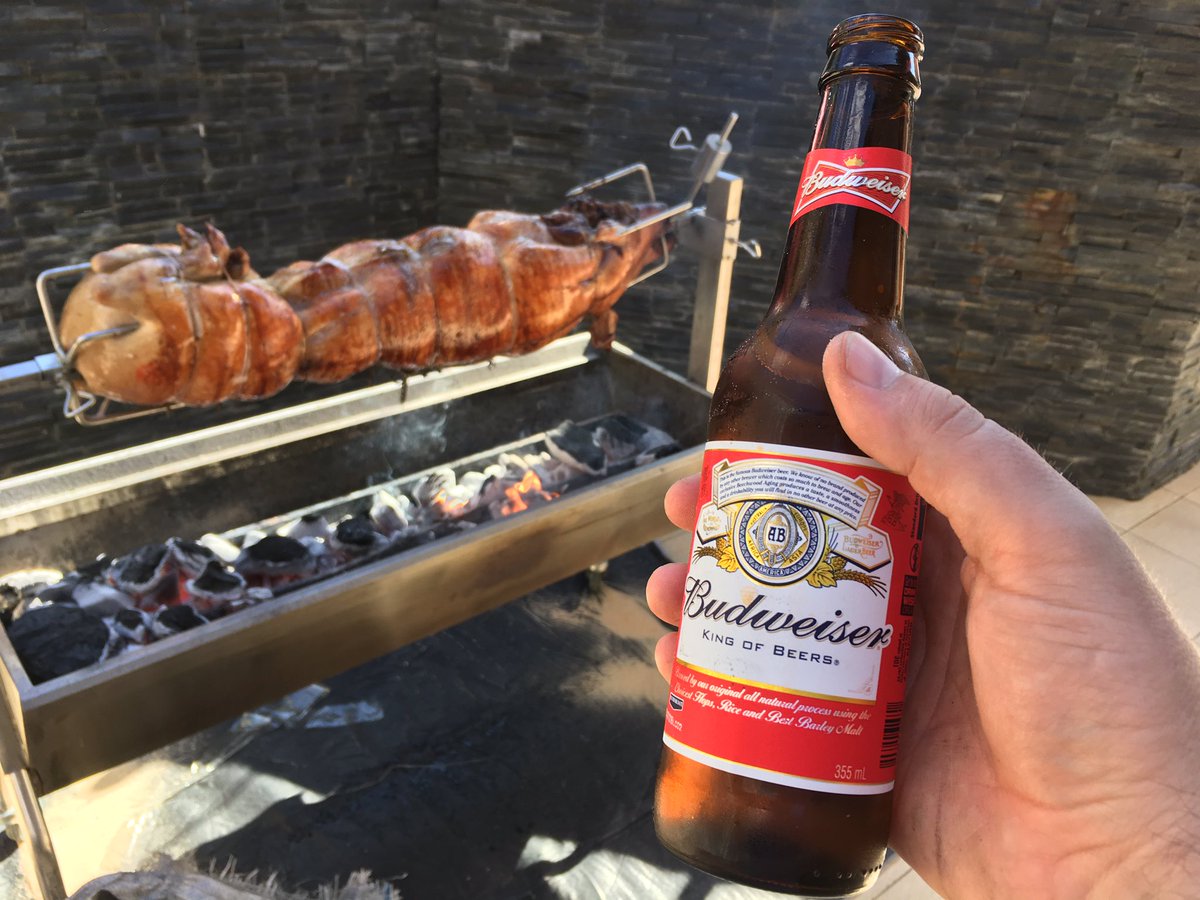 StChester's tweet image. Man rule #17: Can&apos;t complain about the brand of the beer at your mates place, only the temperature. #porkonyourfork