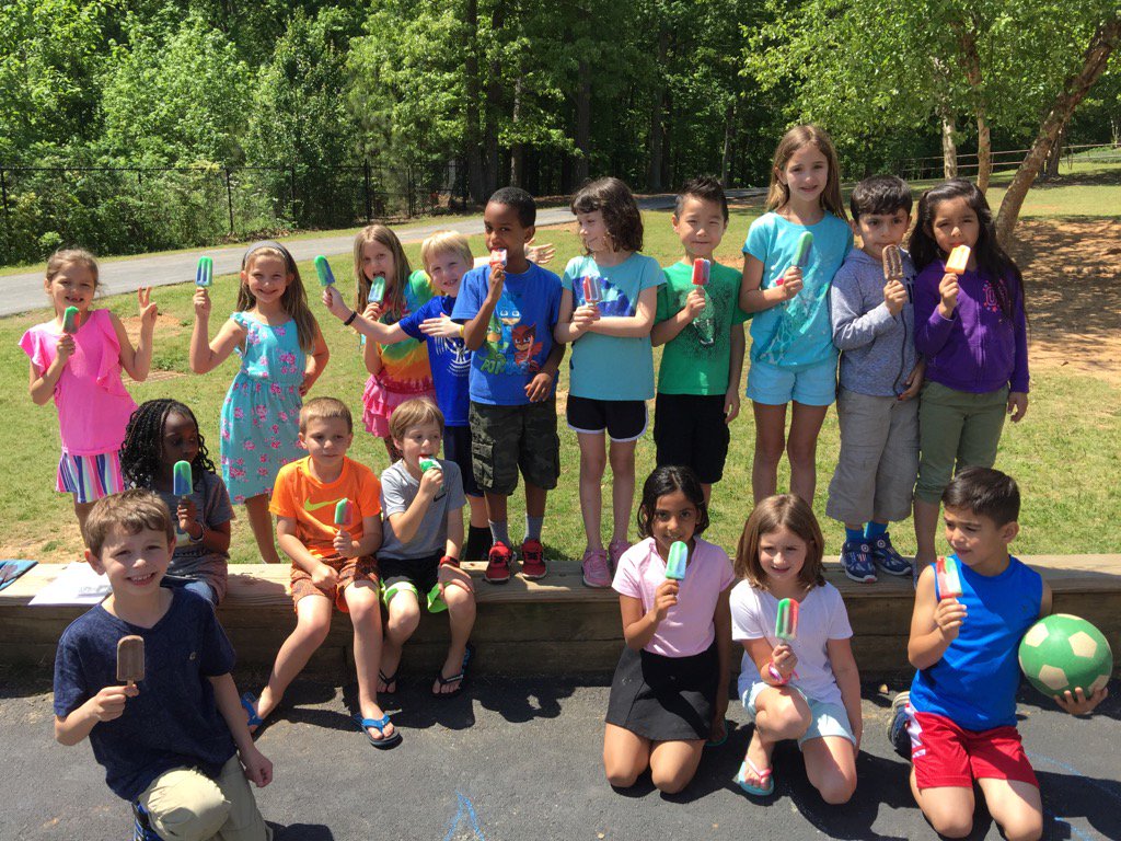 petrinahive's tweet image. Ice cream and flip flops!  It doesn&apos;t get any better than that! #thankyouadmin #testingisover