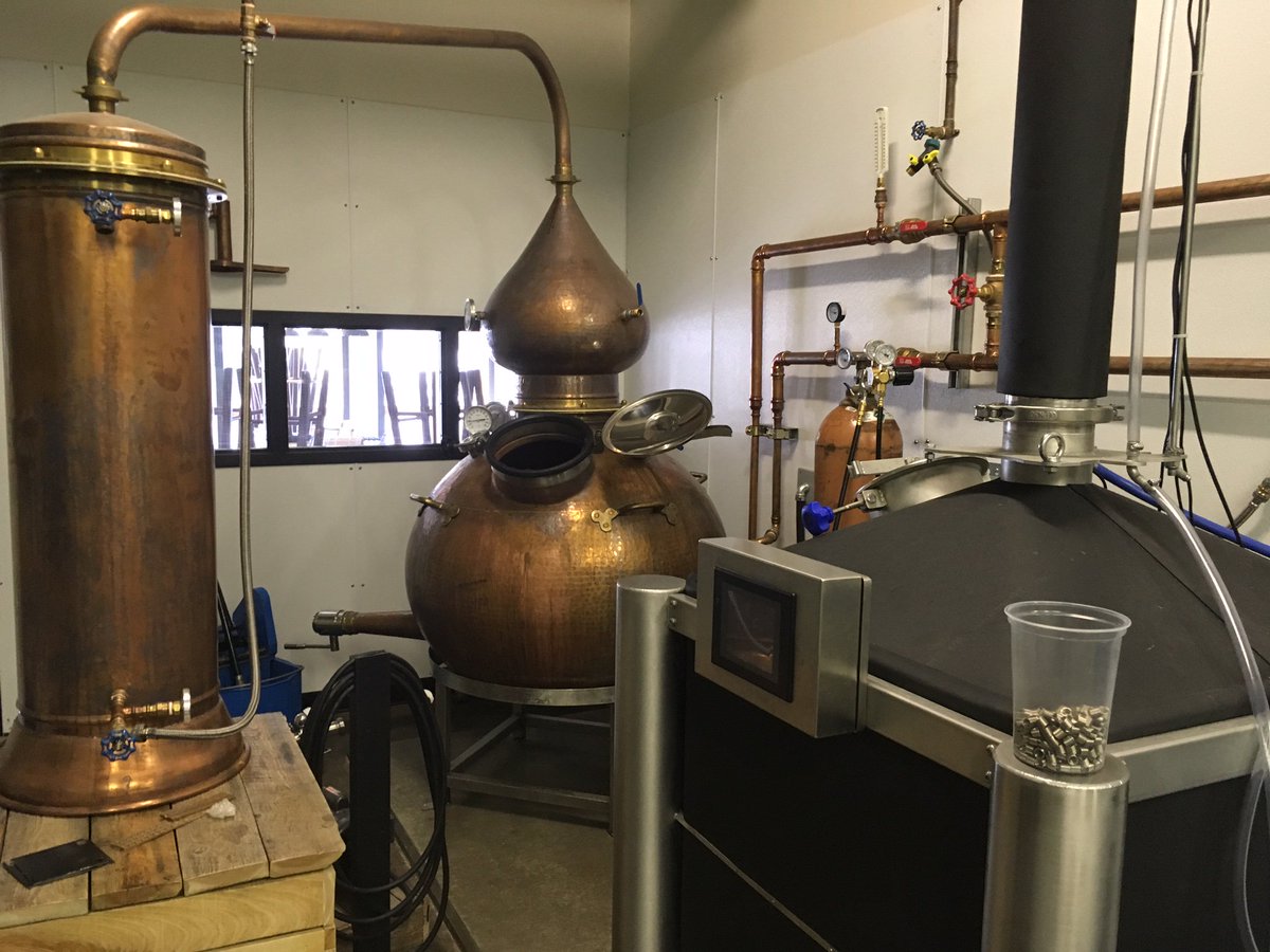 andrewnix24's tweet image. 5 days until @CanmoreUncorked. Read the latest Uncorked #Insiders Blog here: goo.gl/DpPsam - Beer, Vodka &amp;amp; Coffee - perfect!