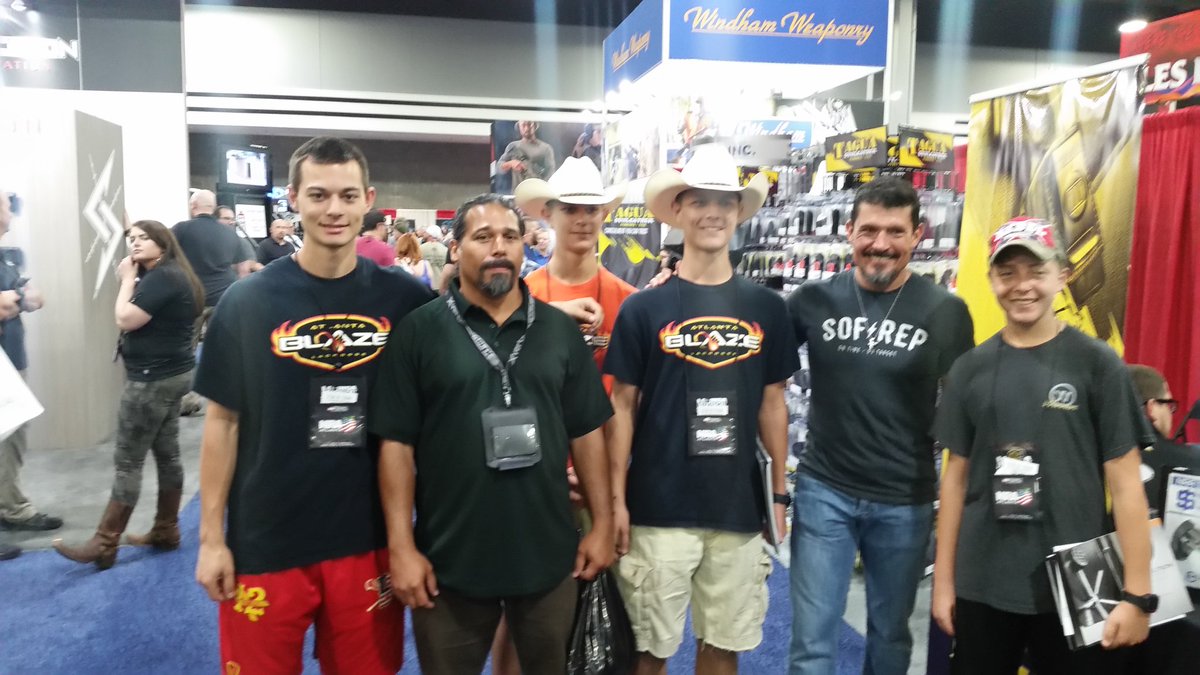 3Cote_Boys's tweet photo. Thanks @KrisParonto and Boon for taking time to say hi at the @NRA convention. Now we're off to see @AtlantaBlaze #realheros #bestdayever https://t.co/4kUCdMUy9h
