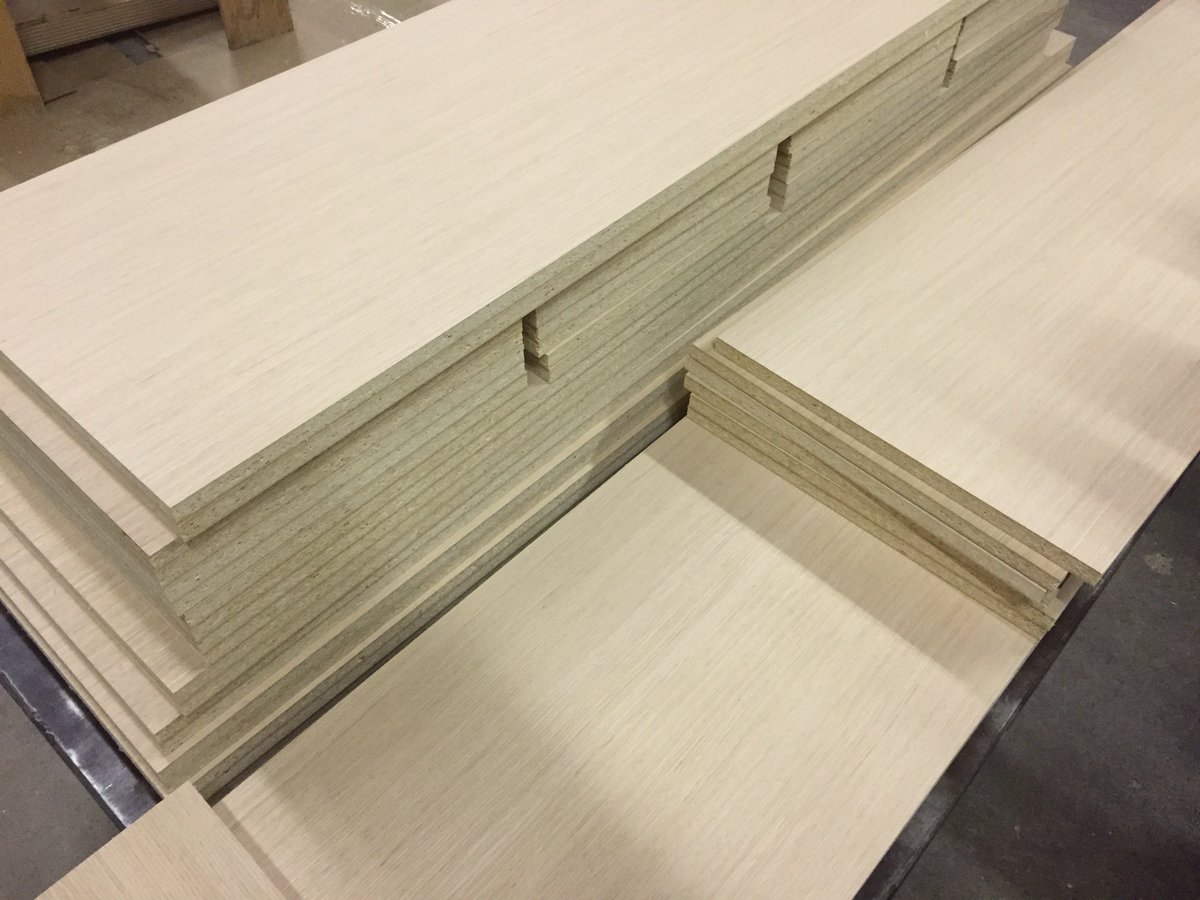 ClassicKitCab's tweet image. Work continues on the 2017 Stampede Dream Home by @HomesbyAviYYC today. Cabinets are ready. Now we make built-ins!