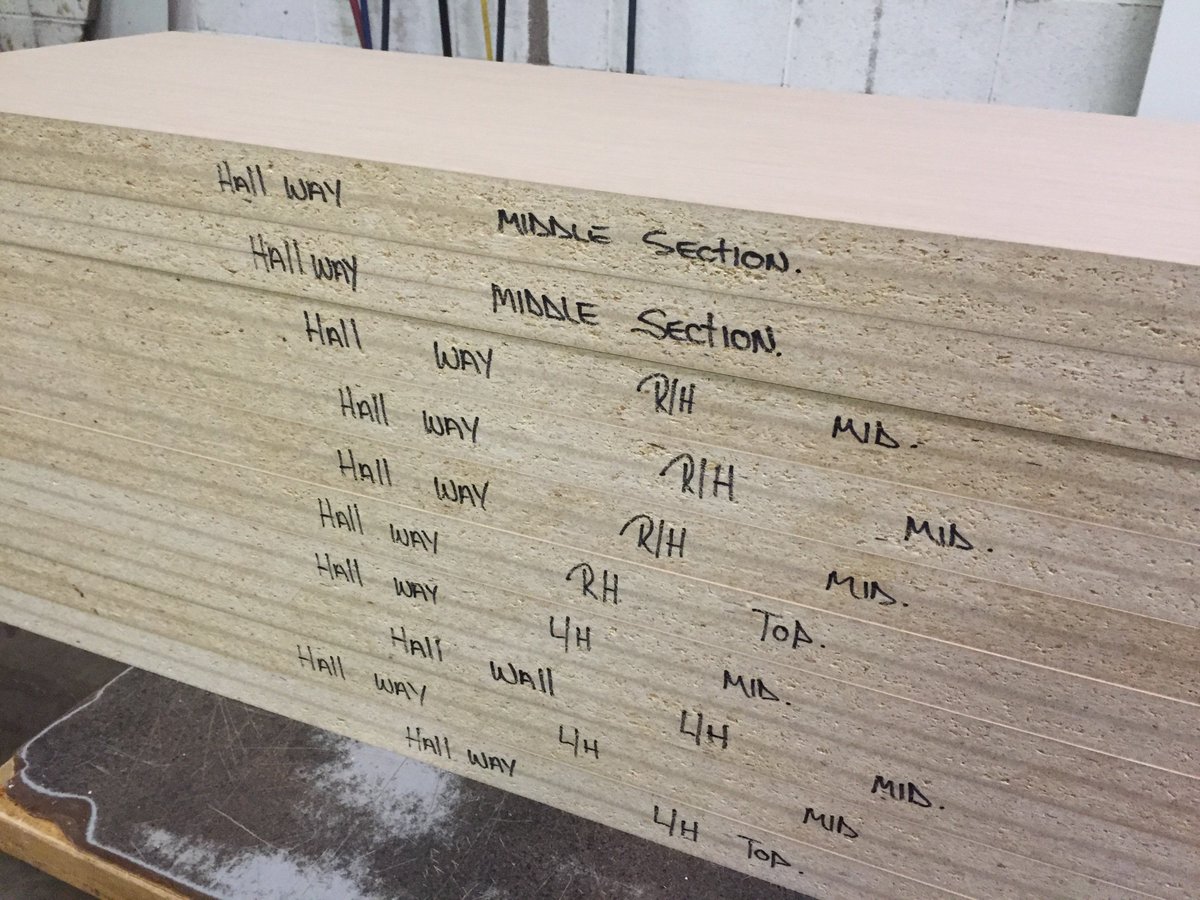 ClassicKitCab's tweet image. Work continues on the 2017 Stampede Dream Home by @HomesbyAviYYC today. Cabinets are ready. Now we make built-ins!