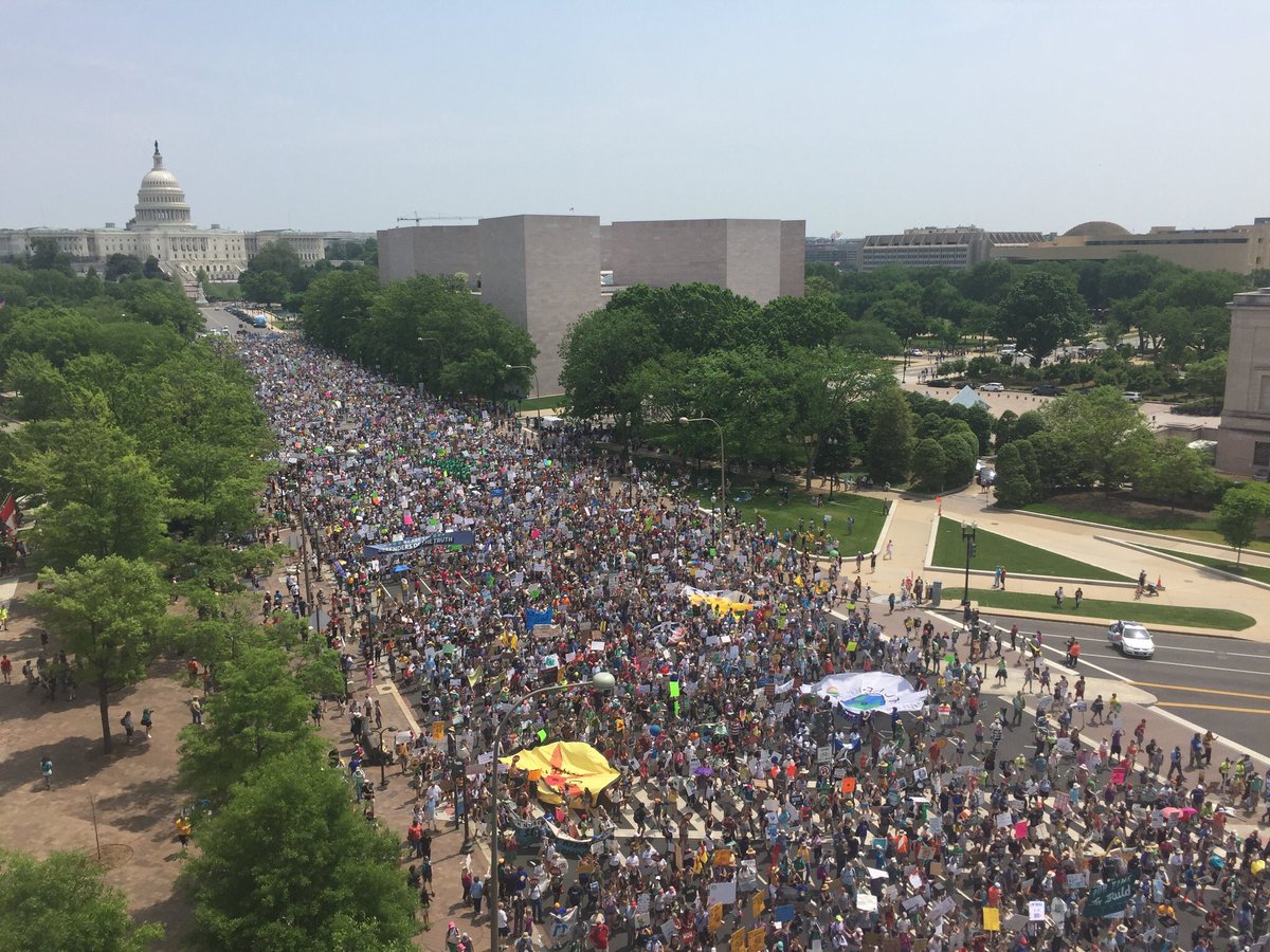 ModestaImeri's tweet photo. reported 200,000 marching in D.C. and thousands in other cities #climatemarch Keeping It Real! 💯🌏❤️ https://t.co/kEWxMoPnmh