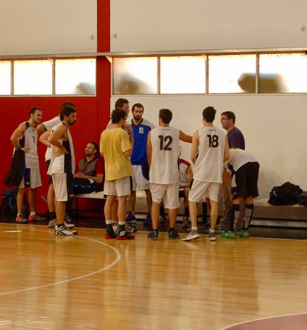 Se peleó hasta el final pero no alcanzó. Buena entrega del equipo contra un equipo de la A
CUBA (B)45-54 BBVA (A)
#vamosquevamos #vamosCuba