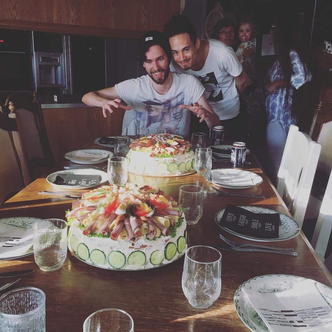 AnthonyDespite's tweet image. Sometimes it is necessary to kick back, fuck it all, and enjoy the smörgåstårta with your family. #oxfordcomma #posh