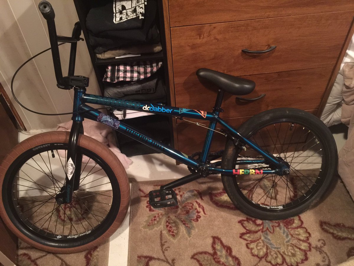 McMikefresh's tweet photo. About to go ride around the block #CT #CTMMP #420 #710 #860 #1130 #SundayBMX #McMikefresh #StayLiftedFam https://t.co/Bp9Oz72JpH