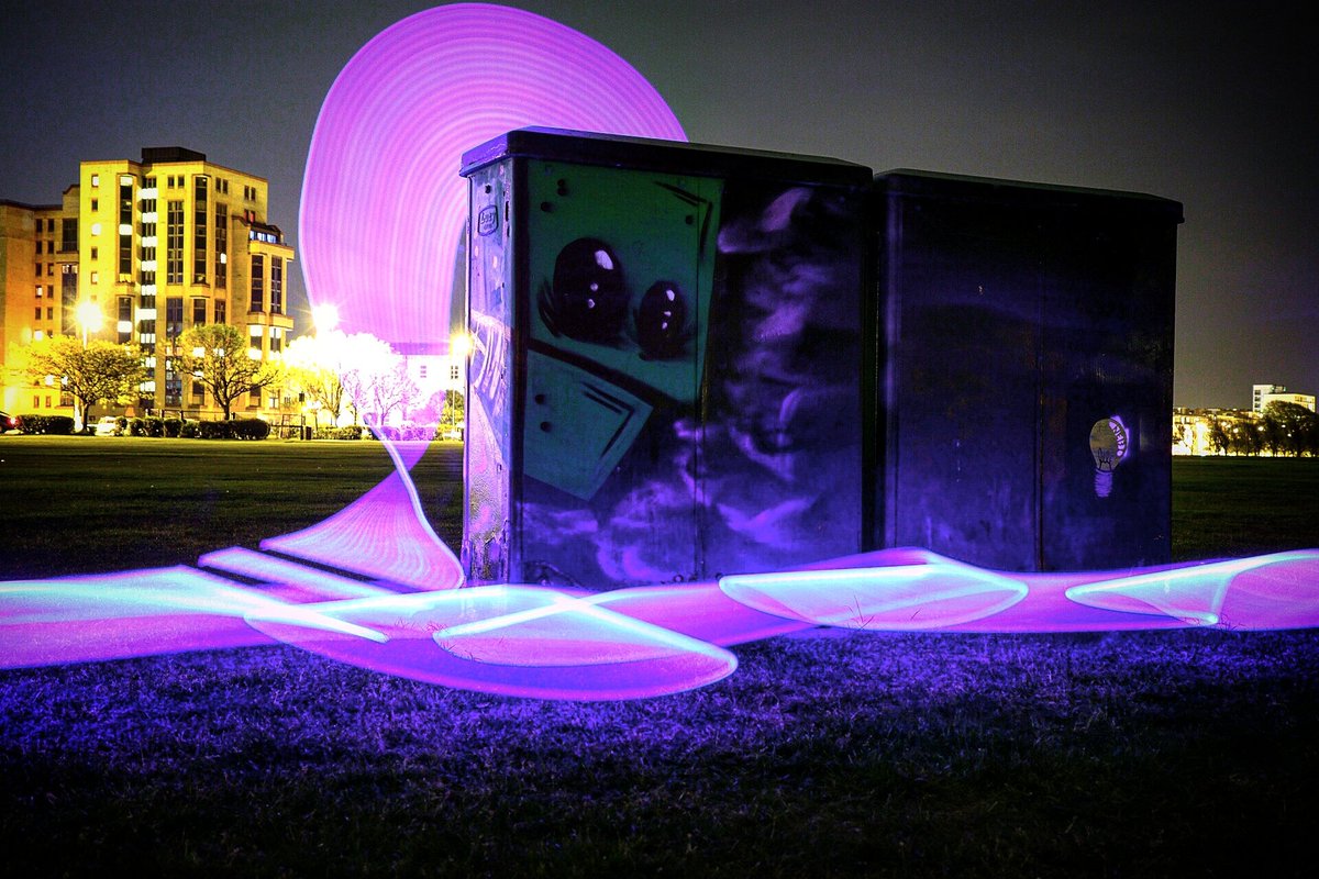Jon_Tyrrell's tweet image. #BoxBot
.
#leftysketchdesigns #nebularr #streetart
#respect #Southsea
#lightpainting #lightsaber #longexposure