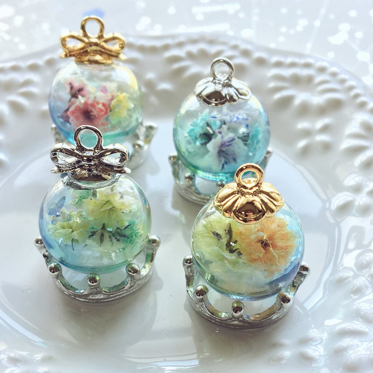 𝔸 𝕠 در توییتر 揺れるお花の小瓶 レジン Uvレジン ハンドメイド ガラスドームに着色したので中のお花がふわふわ揺れます 時々 蝶々が翔んでたり 𝔸 𝕠 در توییتر 揺れるお花の小瓶 レジン Uvレジン ハンドメイド ガラスドームに着色したので中のお花がふわふわ揺れます 時々 蝶々が翔んでたり