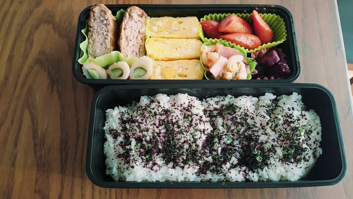 ひろみ 4月30日のお弁当 作りおき冷凍ハンバーグ だし巻き玉子 しば漬け 明太子味のハム入りマカロニサラダ ウィンナーのケチャップ炒め 竹輪きゅうり バスケの大会 今日も先輩の応援です 今日のお弁当 男子高校生のお弁当