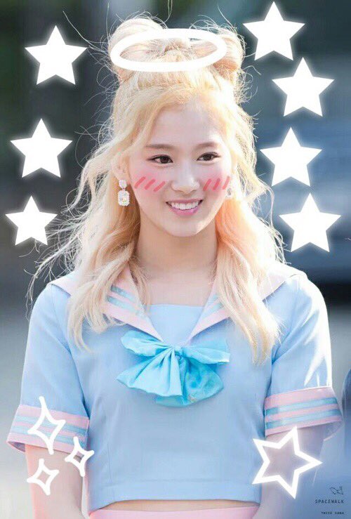 yakisana's tweet image. i made new friends with @kidolq !! 彼女はとても優しい。私の英語は悪いですが、彼女は私がグループのメンバーを学ぶのを手伝います！本当に幸せ ♡