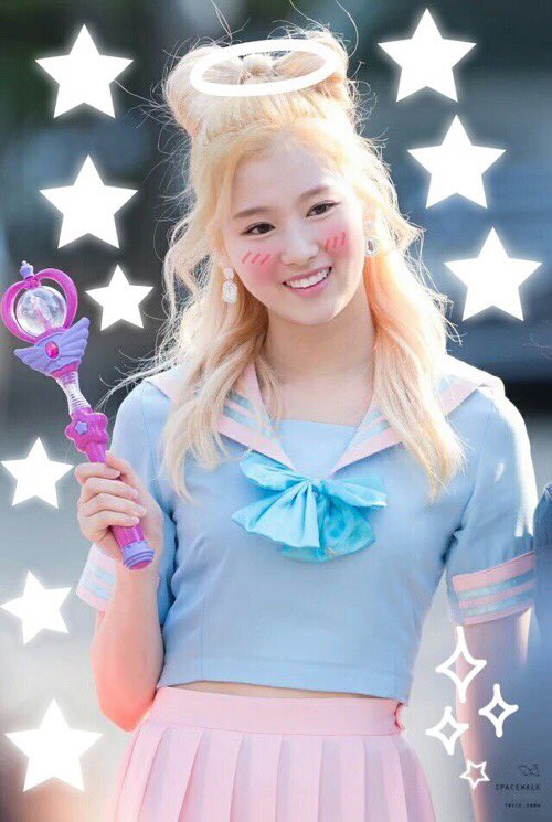 yakisana's tweet image. i made new friends with @kidolq !! 彼女はとても優しい。私の英語は悪いですが、彼女は私がグループのメンバーを学ぶのを手伝います！本当に幸せ ♡