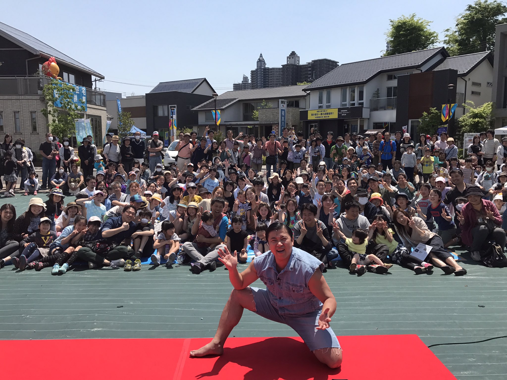 O Xrhsths スギちゃん Sto Twitter 所沢住宅公園最高に楽しかったぜぇ 本当に可愛い子供達に元気もらって最高のゴールデンウィークになったぜぇ みんなの事は忘れないぜぇ これが俺のファミリーだぜぇ O Xrhsths スギちゃん Sto Twitter 所沢住宅公園最高に楽しかったぜぇ 本当に可愛い子供達に元気もらって最高のゴールデンウィークになったぜぇ みんなの事は忘れないぜぇ これが俺のファミリーだぜぇ