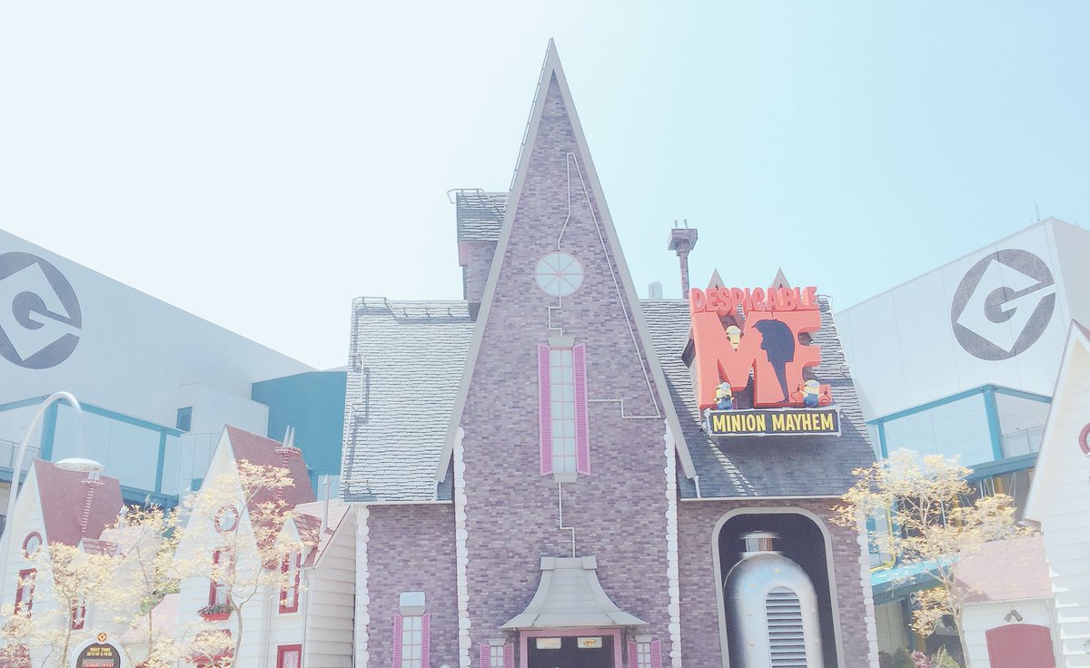 capture_USJ's tweet image. #USJ_now スタンバイからはイマイチ状況が分かりませんが、放送によると「ミニオン・ハチャメチャ・ライド」は安全装置で一時止まっていたようです。
列の進みが悪いですね。
#ハチャメチャしたい
#やり過ぎ限界突破