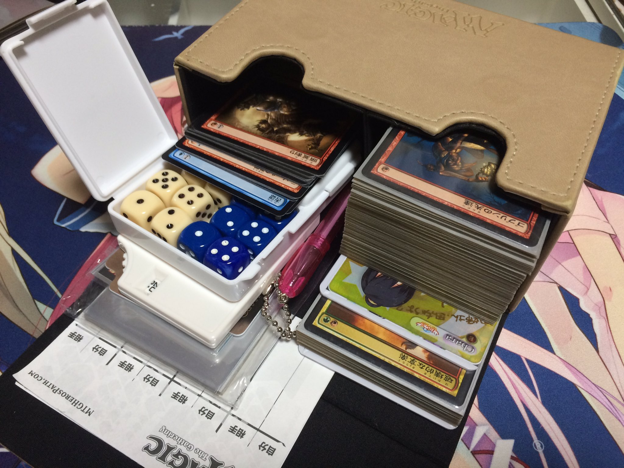 さはら さはら On Twitter こんな感じで一式デッキケースにまとめて入れて持ち運んでるけどmtgってデッキチェックの時にデッキ ケースの中にリスト以外のmtgのカードが入ってると罰則の対象になるらしいね その日使ってるデッキとそれ以外の物用でケース2個に分けた方