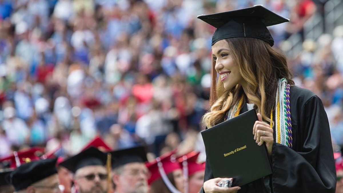 UofCincymag's tweet image. So many great scenes from today. Check out the image gallery: magazine.uc.edu/editors_picks/… #UCGrad17