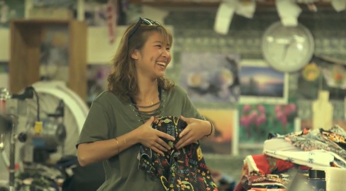 エビアン ブランドtシャツ作成中 気になるデザインは 未公開映像 Terracehouse Alohastate テラスハウス アロハステート エビアンクー Terrace House Scoopnest