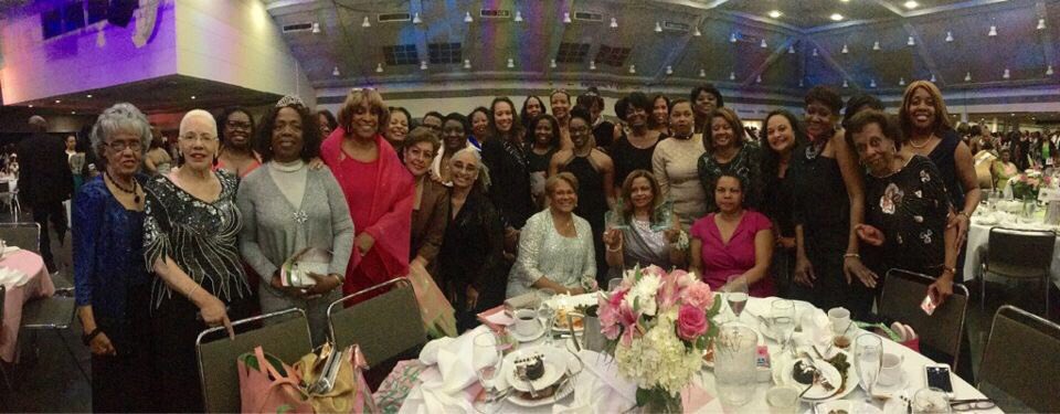 akaxo's tweet photo. We won 3rd place large chapter of the year for our commitment to sisterhood, service, and scholarship! #AKANARC2017 #NARC86 #NARCBMORE https://t.co/0fO87yU5wM