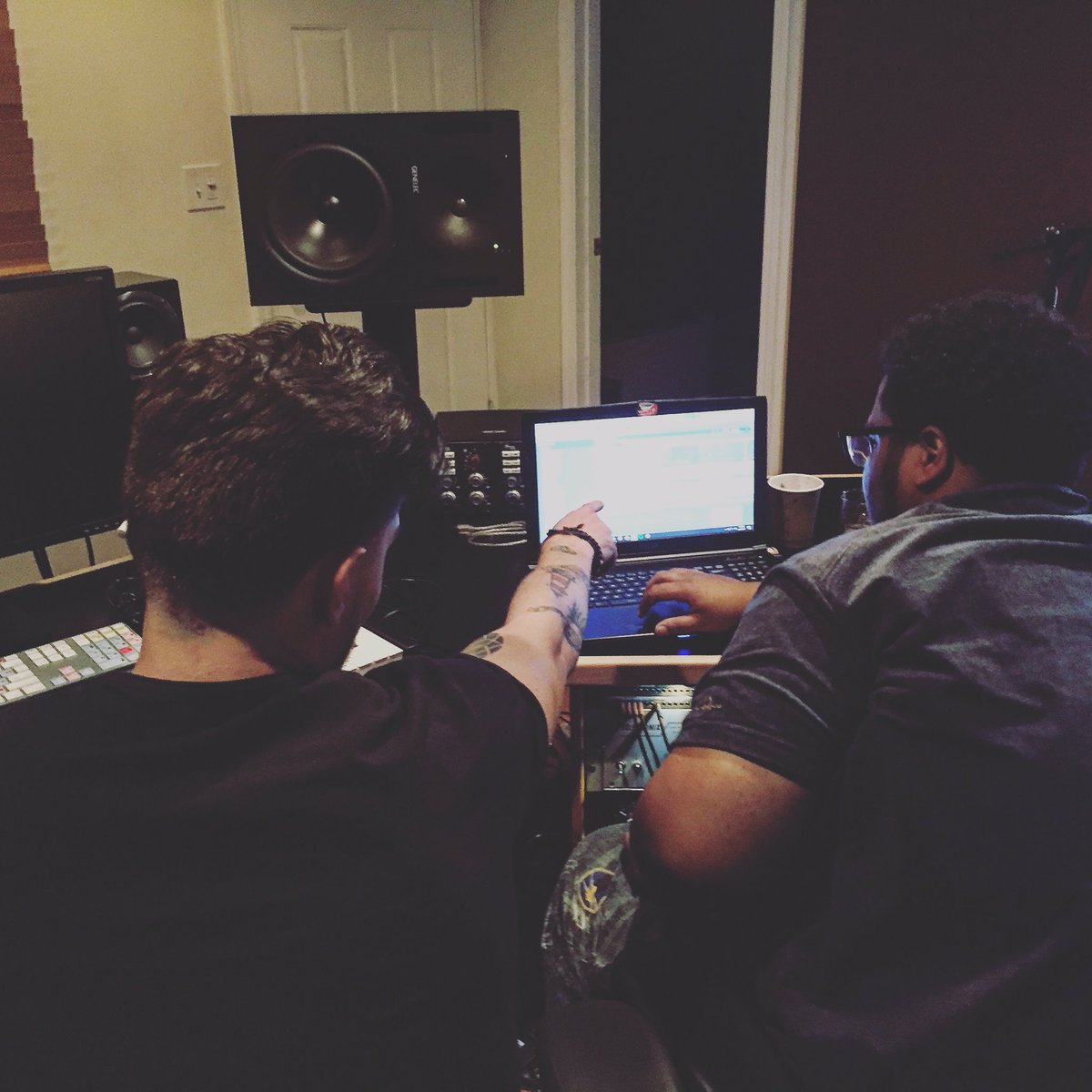 WinnersCirclePB's tweet photo. Producer @1SmashDavid x @GoGrizzly turning the pressure up 3rd quarter 2017πͺ#WinnersCircle #SmashDavid #GoGrizzly https://t.co/PRULBUkgJS