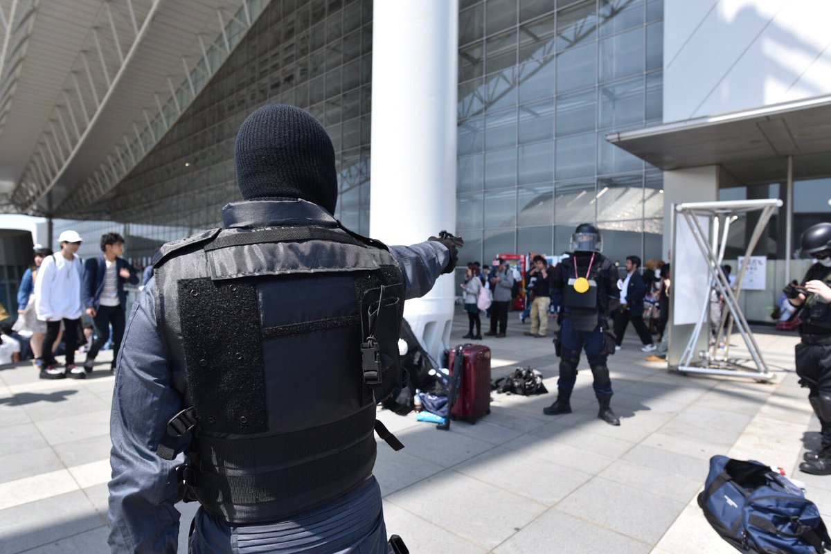 ゆっくし V Tvittere 俺はこのトラウマプレートが秒速490メートルの 357マグナム弾を止めてくれると信じている ルーク Abel7fk 新兵 Globemaster Iii ニコニコ超会議17 R6s 超会議コスプレ