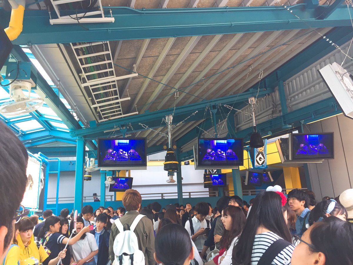 capture_USJ's tweet image. ミニオン待ち列、仕掛けが多くて楽しいですね。

建物には入ればの話ですが…
外は夏場はかなりしんどいと思います。
#やり過ぎ限界突破
#ハチャメチャしたい