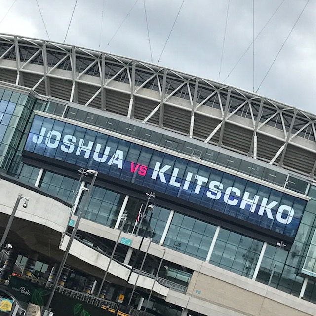 Freemans_EP's tweet photo. #TeamConcessions kept the #fightfans #wellfed at @wembleystadium last night. incredible atmosphere at an incredible venue. #stayhungry https://t.co/eLabSLnvQm