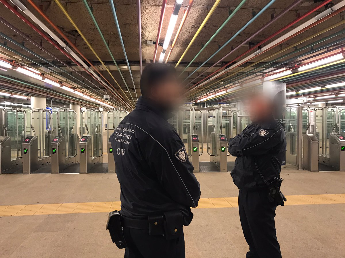 RET_controle's tweet image. Vandaag staat het grootste deel in het teken van de bekerwedstrijd #azvit #crowcontrol voor supporters met kaart is het vervoer gratis ^MB