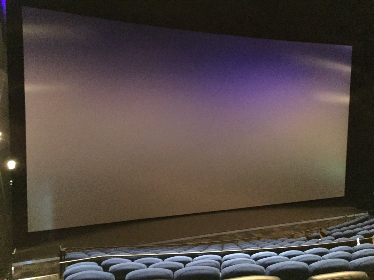 あべんちゃ 映画垢 欲を言えば 成田imaxは高さ14mでエキスポの次に大きいです Imaxデジタルでもアスペクト比は大きくなりますが それでもトリミングされています 画像は品川 成田 エキスポの順です 最後のは 通常の映画館 成田imax並 エキスポ