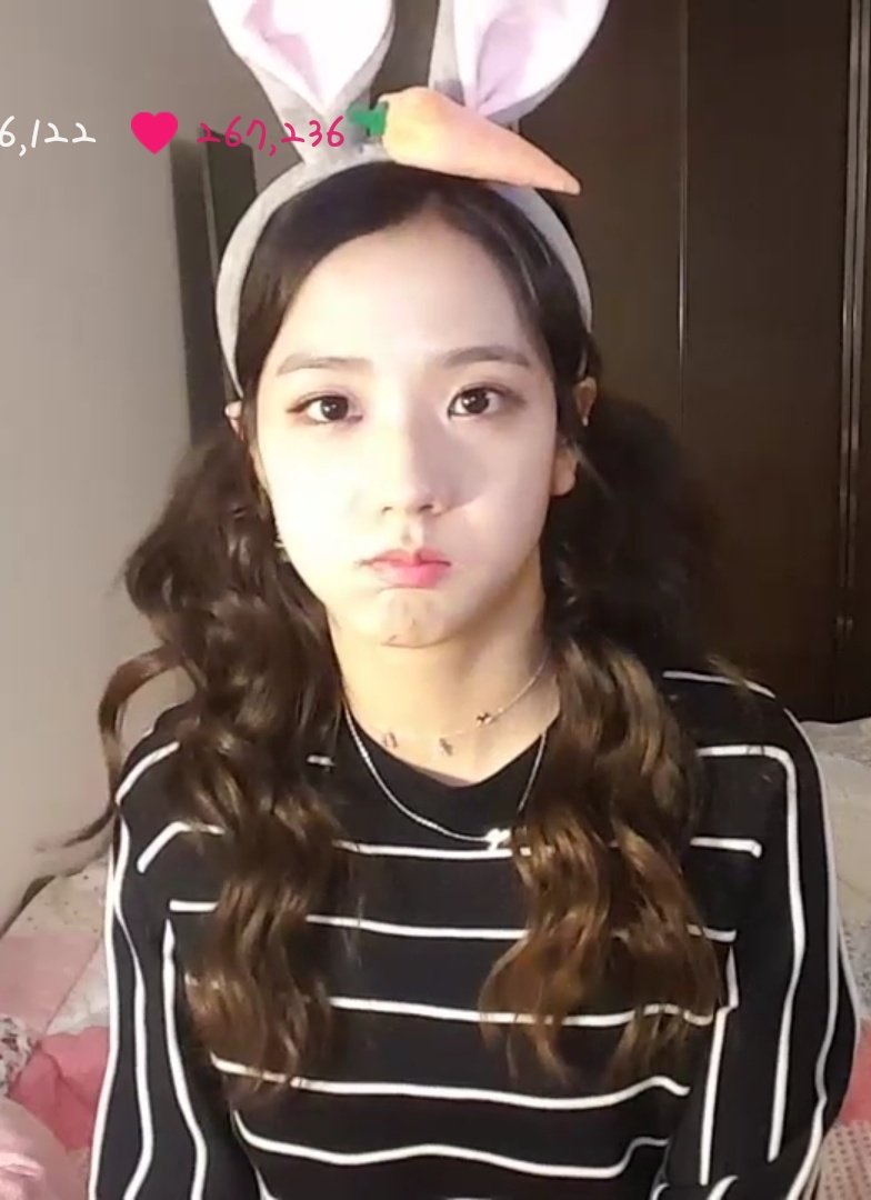 kimjisoo103's tweet photo. 우리 츄디(?) 엄귀 엄예 🐰🐇🥕🥕 https://t.co/qbJN3ScvwN