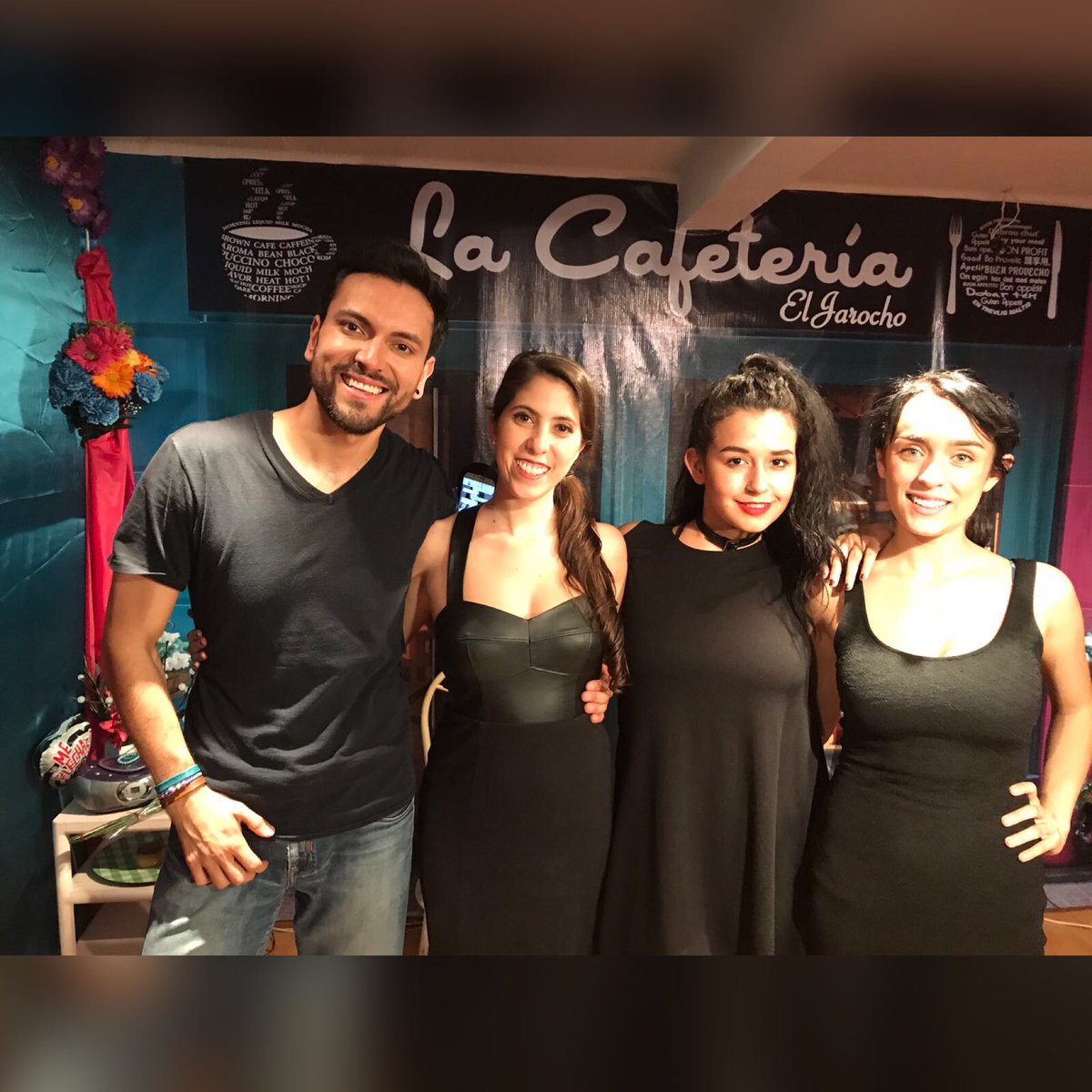 AEsa_Musical's tweet photo. El cuarteto maravilla cerrando con broche de oro después de 6 exitosas funciones! Los queremos! 😘😘😘😘 https://t.co/8NeMfOZ9s6