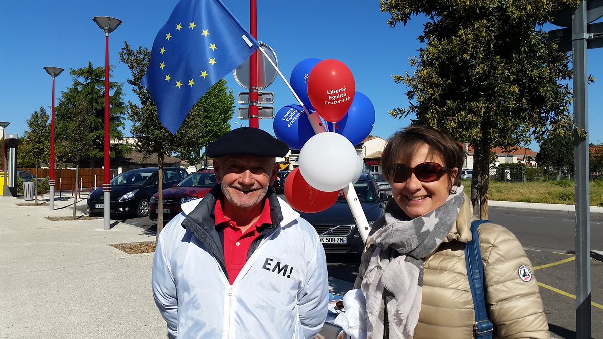 CavallierFranck's tweet photo. L'équipe du Taillan En Marche est toujours mobilisée
On ne lâche rien
le terrain pour convaincre
#Presidentielle2017
#EM33
#MacronPresident https://t.co/jCpV2Hykrf