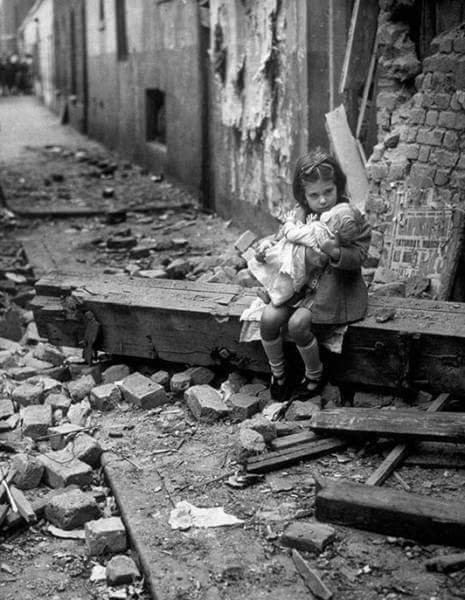 200Hor's tweet image. تسببت الآراء و الإعتقادات بمشاكل على هذه الأرض الصغيرة أكثر مما تسببت به الأوبئة والزلازل .
فولتير