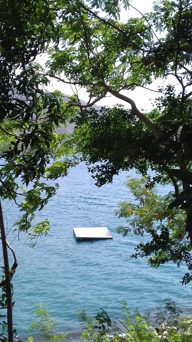 Helen_Amara's tweet image. Laguna y chele plan pesca... 😂#SeguimosDeVacaciones #LuciendoMisPiquetes 😂