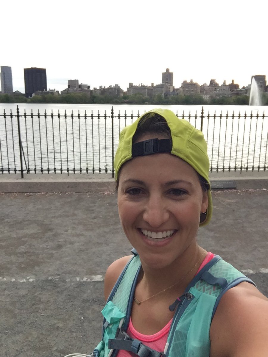 LobaughEmily's tweet photo. Great morning cheering all the runners through @CentralParkNYC for @Shape_Magazine #shapehalfmarathon 🍎👟🏃🏽‍♀️ #WomenRuntheWorld https://t.co/Kug0TAcN3Z